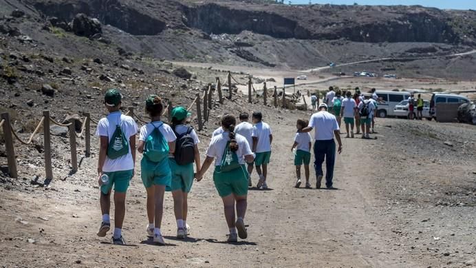 LAS PALMAS DE GRAN CANARIA A26/05/2017. Sendero de la ciudad de LPGC. Ruta azul desde el monumento al Atlante hasta la Bahía del Confital. FOTO: J.PÉREZ CURBELO