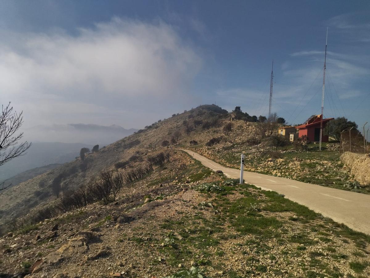Desolación, erosión y bandadas de cuervos en las laderas del Coll de Rates arrasadas hace 8 meses por el fuego (imágenes) Desolación, erosión y bandadas de cuervos en las laderas del Coll de Rates arrasadas hace 8 meses por el fuego (imágenes)