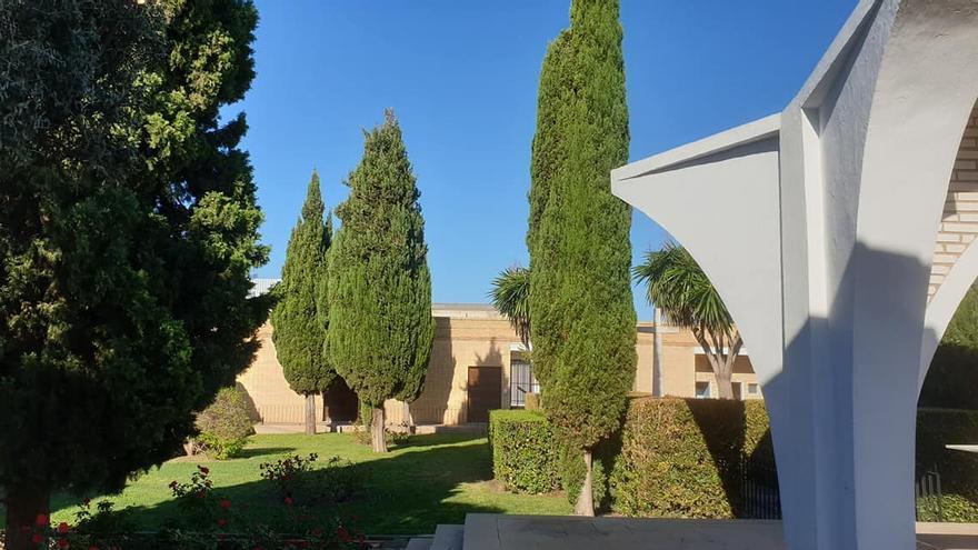 Mejoras en la jardinería del cementerio de Meliana.