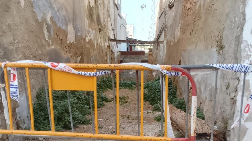 La familia de la casa catalogada que se hundió en Cullera niega el abandono: "El ayuntamiento nunca nos requirió por el mal estado"