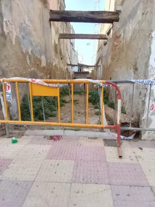 La familia de la casa catalogada que se hundió en Cullera niega el abandono: "El ayuntamiento nunca nos requirió por el mal estado"