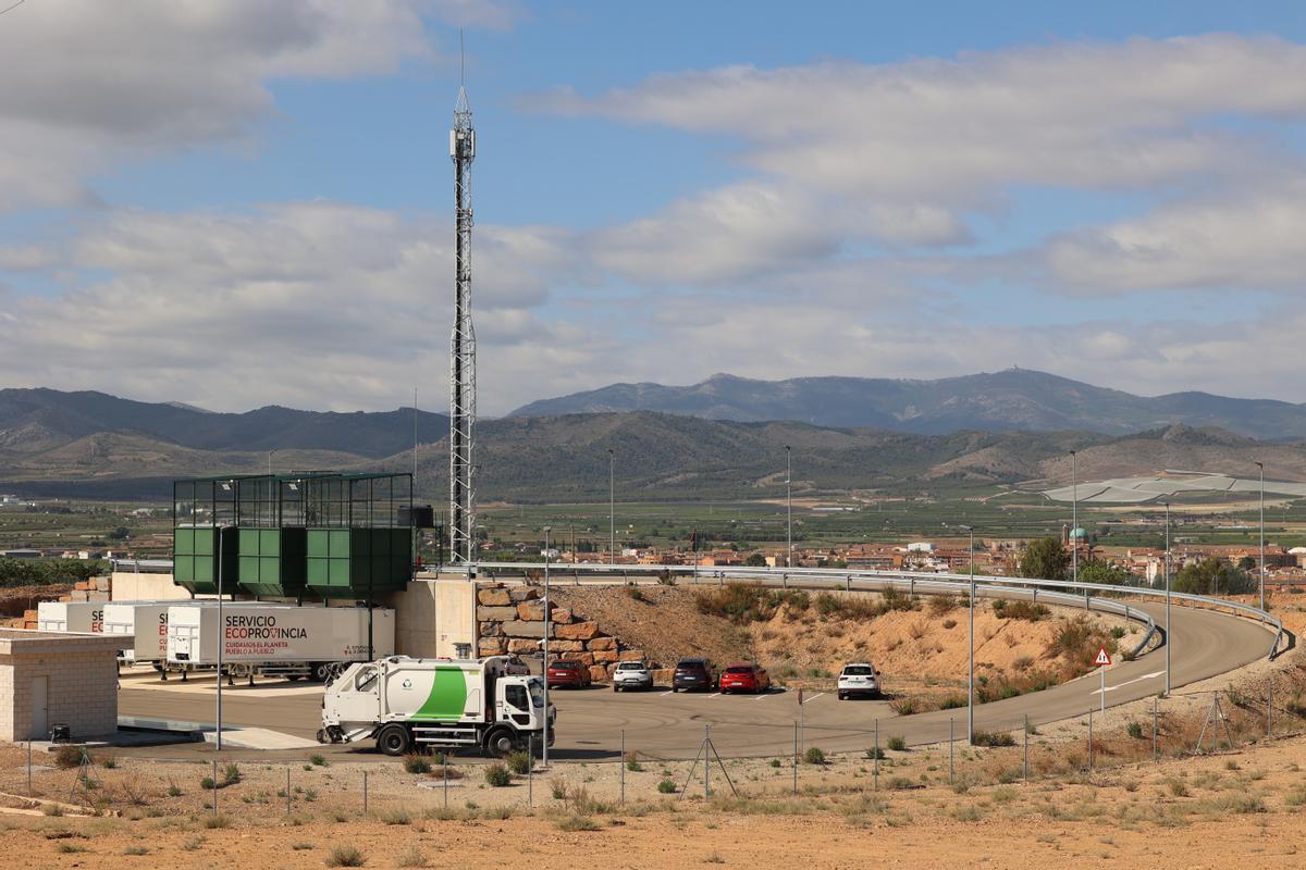 La basura del contenedor verde se lleva a seis plantas de transferencia construidas en Alagón, Borja, Calatayud, Ejea, La Almunia y Quinto.