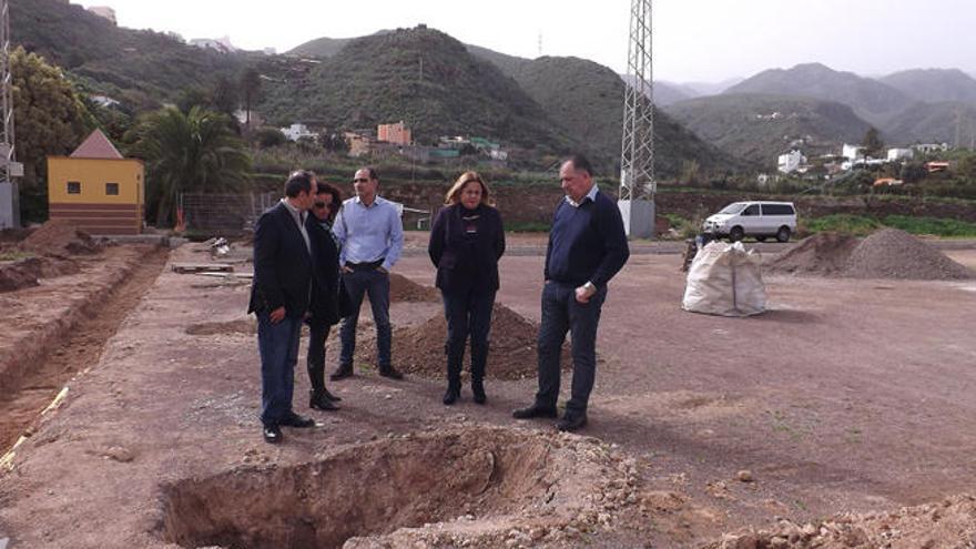 Un momento de la visita realizada ayer por Lobo, Castellano y Martel.