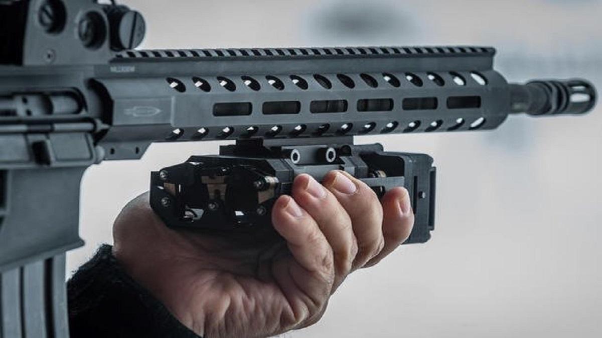 El nuevo dispositivo para estabilizar los fusiles de asalto del ejército
