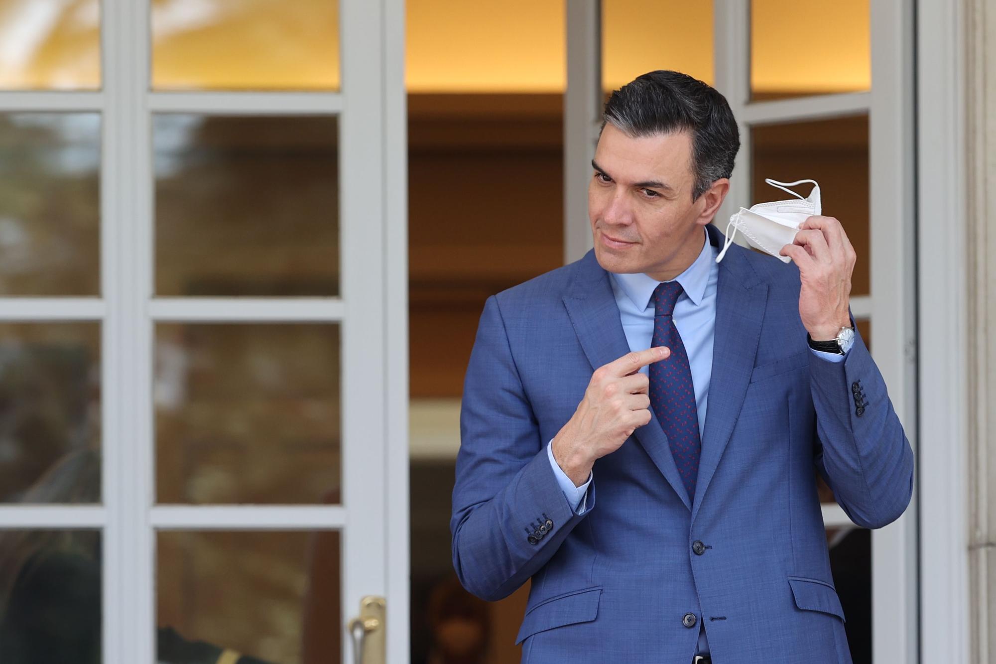 El presidente del Gobierno, Pedro Sánchez, durante su recepción al presidente de Costa Rica, Carlos Alvarado.