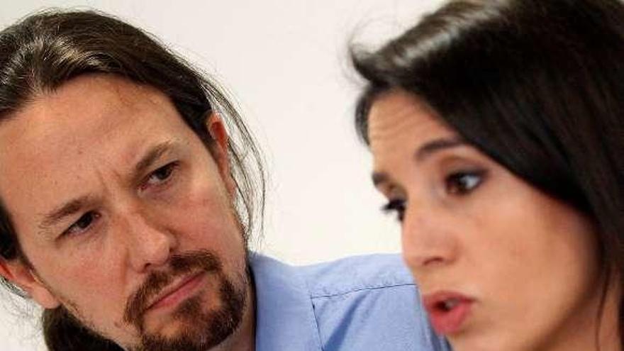 Iglesias y Montero, durante la rueda de prensa de ayer. // Efe