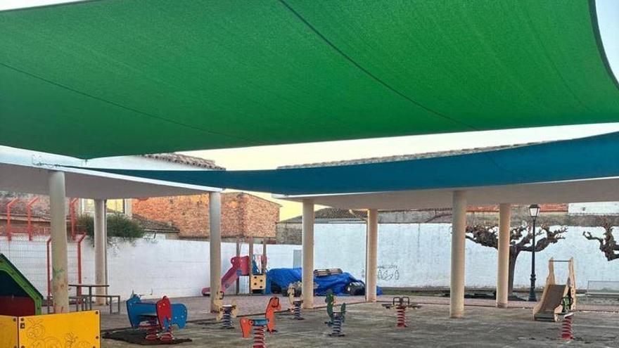 Los alumnos de la Escoleta de Quatretonda llevan tres meses sin patio