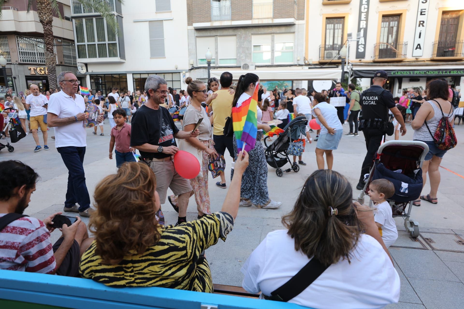 Orgullo Elche: carrera de tacones en Elche