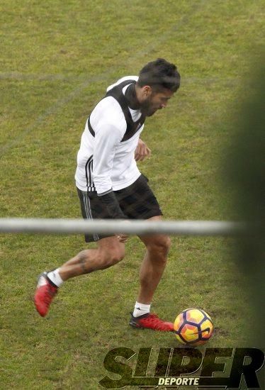 El Valencia vuelve a entrenar tras empatar en Pamp