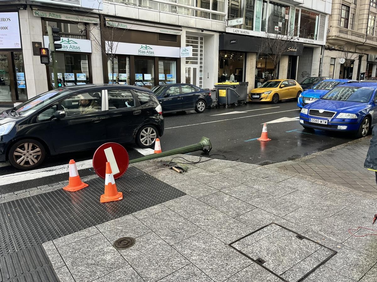 Semáforo derribado, minutos después