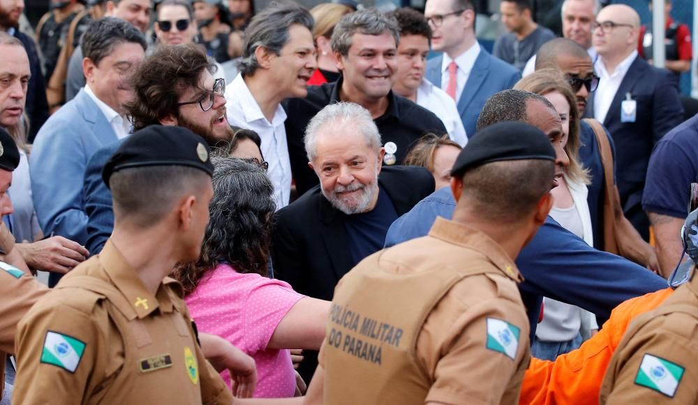 Lula sale de la cárcel 1 año y 7 meses después