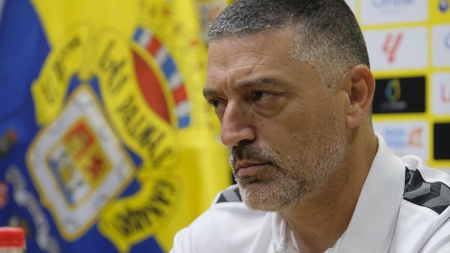 García Pimienta: &quot;No creo que el Albacete se desprenda de Manu Fuster&quot;