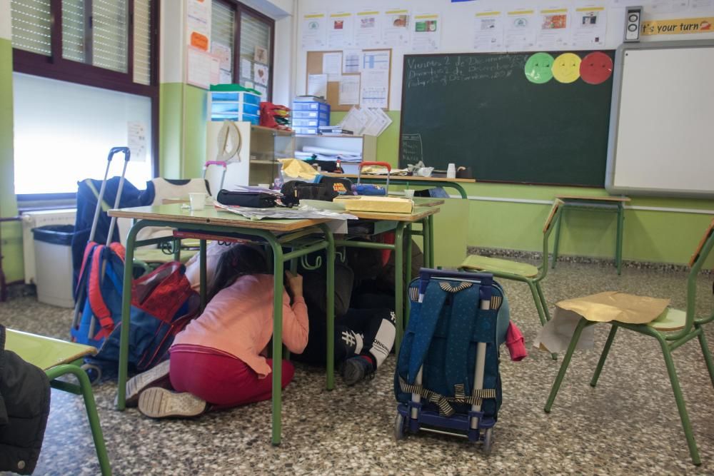 Simulacro de terremoto en un colegio de Elche