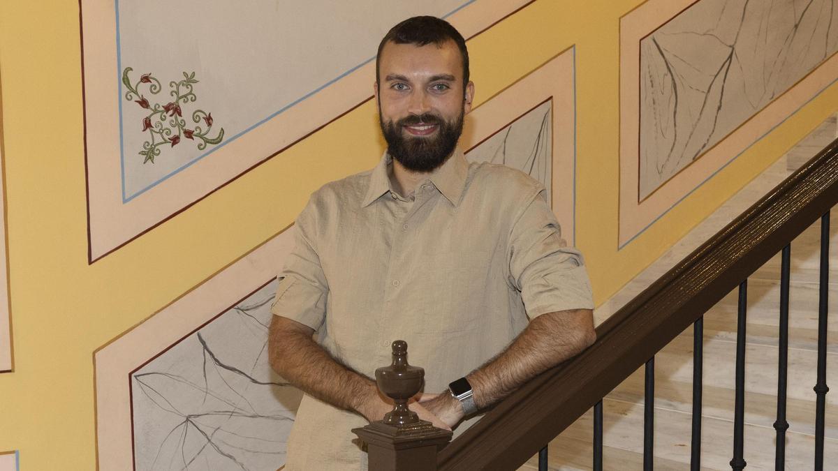 El investigador e historiador del arte Jonatan Jair López en la Casa de la Cultura de Caravaca de la Cruz, donde esta semana ha presentado su libro.