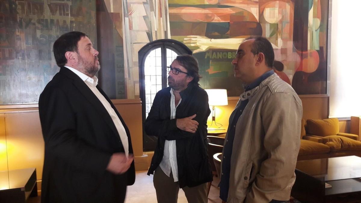 Oriol Junqueras con los líderes de UGT y CCOO.