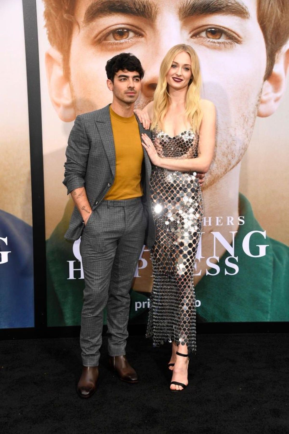 Sophie Turner y Joe Jonas en el estreno de 'Chasing Happiness'