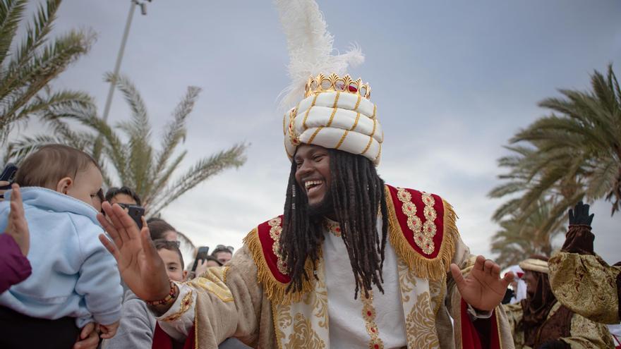 La lluvia acompañará a los Reyes Magos este domingo en la Región en sus cabalgatas