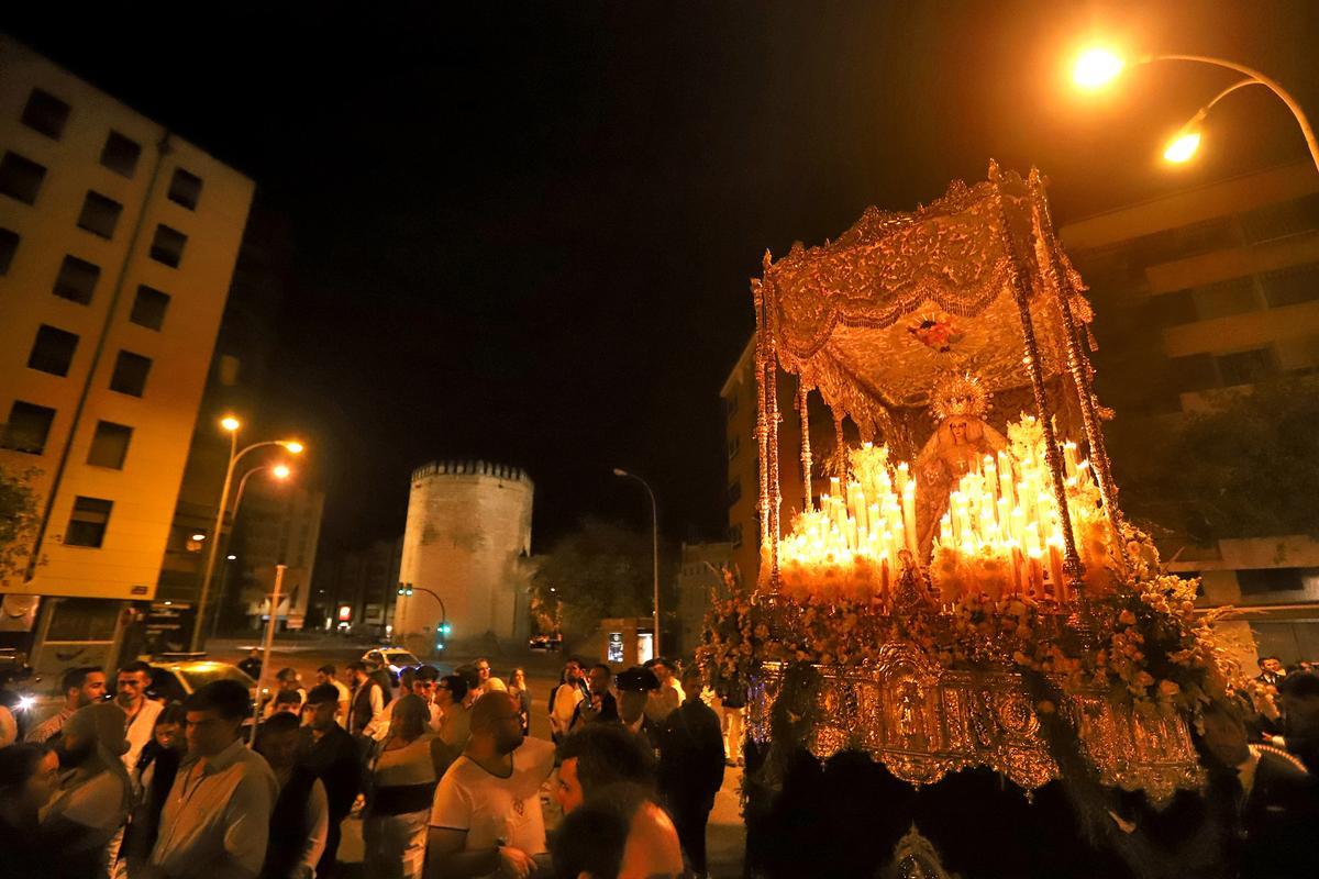 Triunfal regreso de la Paz y Esperanza a Capuchinos