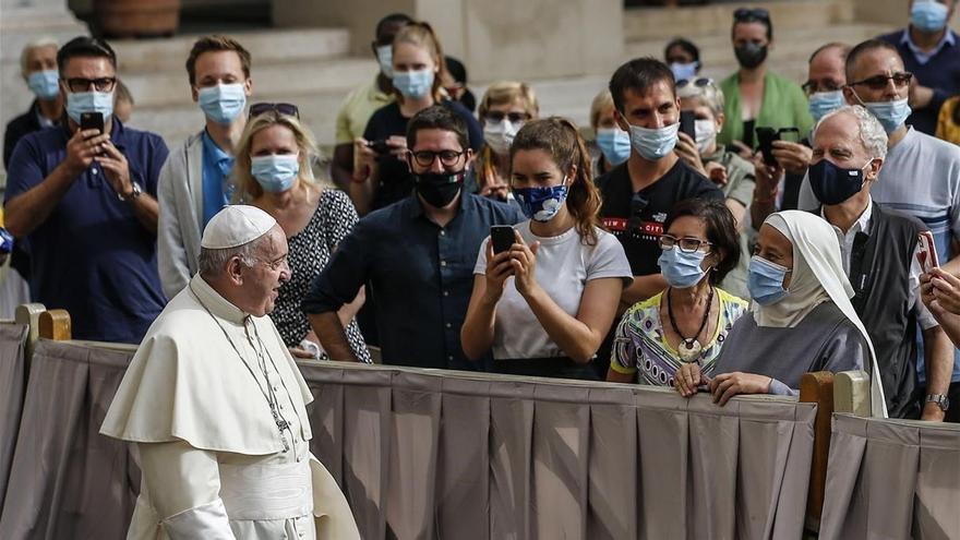 El Papa retoma el contacto con los fieles tras seis meses encerrado