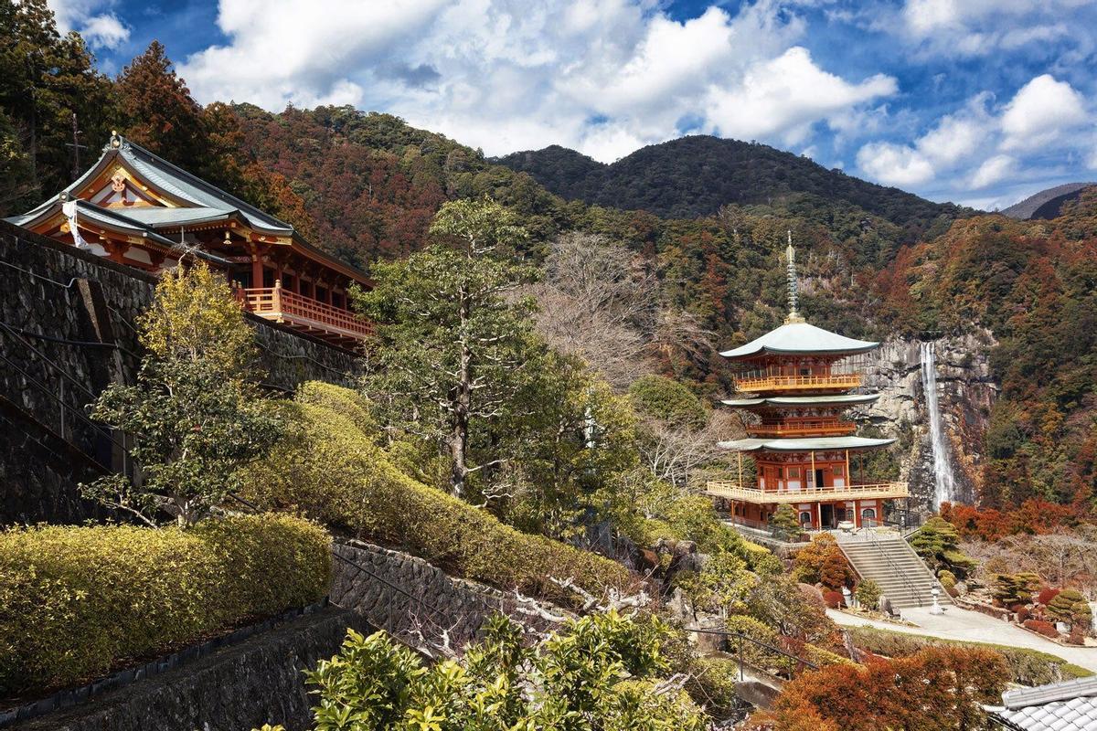 Santuario Nachi Taisha, junto a la catarata más alta de Japón.