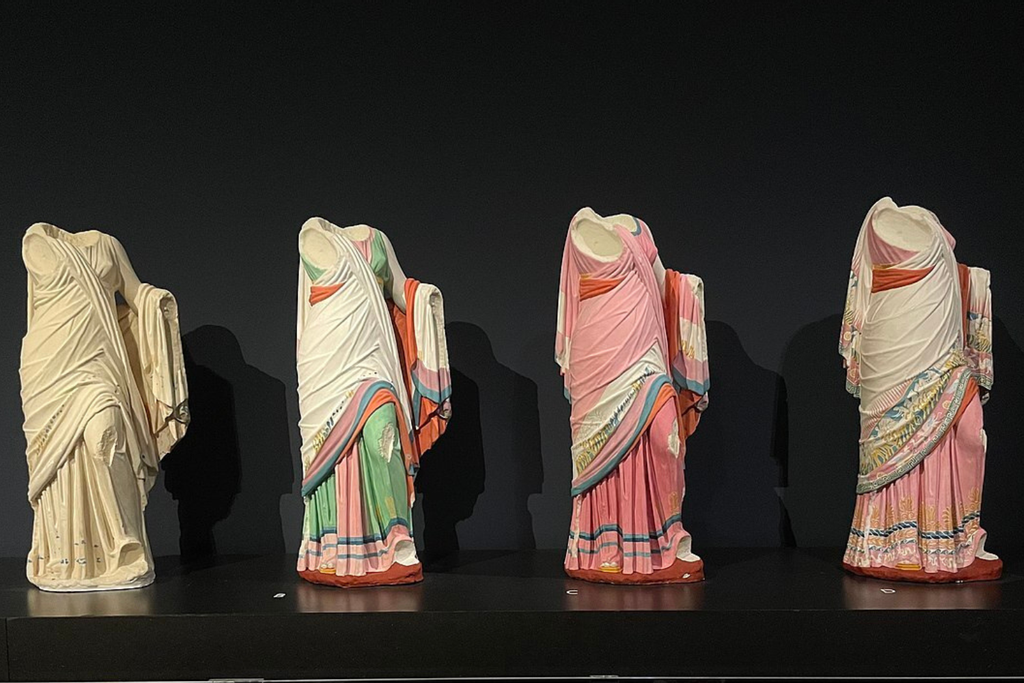 Escultura, otro color