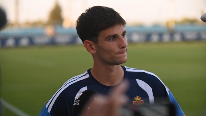 Pau Sans, jugador del Real Zaragoza: "Queremos tener la pelota el mayor tiempo posible"