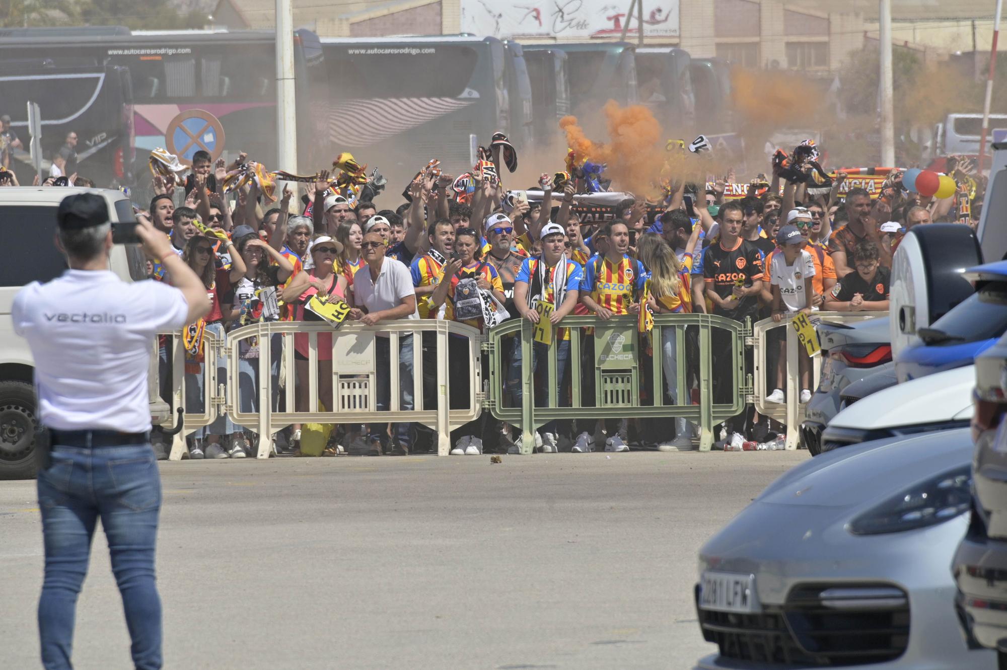 El Elche pone la alfombra al Valencia (0-2)