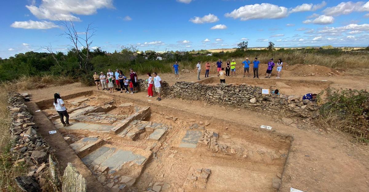 Excavaciones arqueológicas en El Castrico de Rabanales, dentro del proyecto «Castrum Zoelarum» de la mano de la Asociación Científico Cultural Zamora Protohistórica. | CH. S.