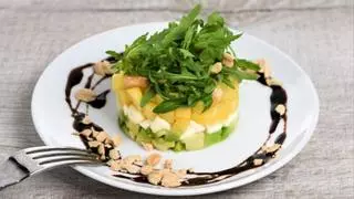 Tartar de aguacate y mango, una receta fresca ideal para comer sano