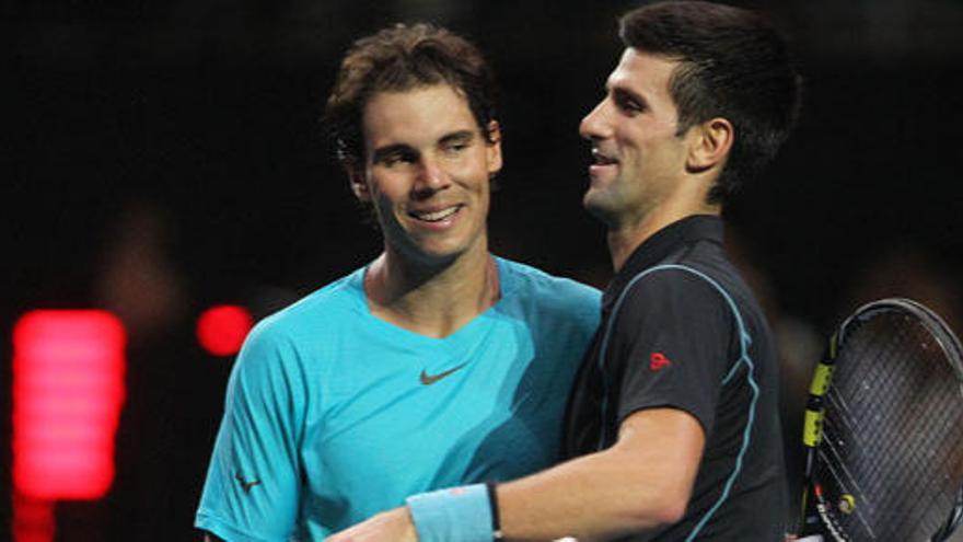 Nadal y Djokovic bromean durante el partido