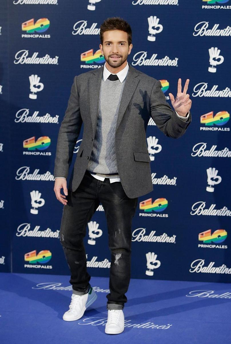 Pablo Alborán en la alfombra azul de los Premios 40 Principales 2015