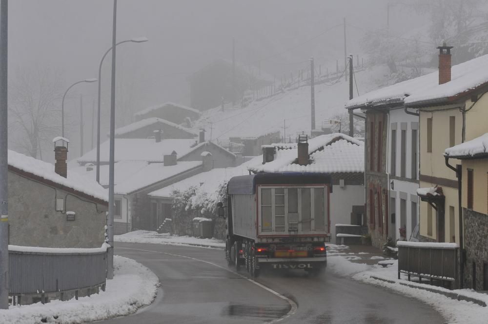 Las primeras nieves del otoño en Asturias