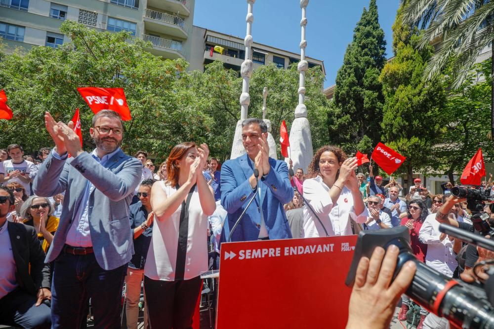 Sánchez pide en Palma el voto masivo al PSOE para que "el avance del 28A sea rotundo"