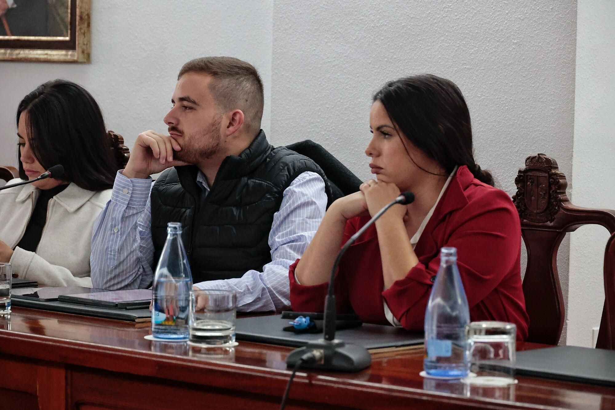 Pleno para destituir a Más por Arona e incorporar a Vox al gobierno municipal