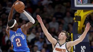 Shai Gilgeous-Alexander se exhibió ante los Nuggets