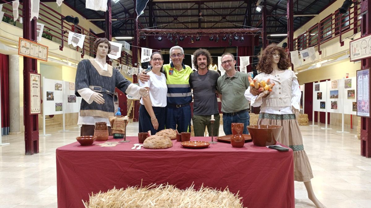 En imágenes: la exposición de las bodas de plata de Exconxuraos.
