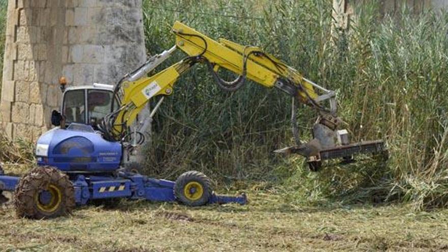 La «limpieza» de cauces dispara el caudal y la violencia de las riadas