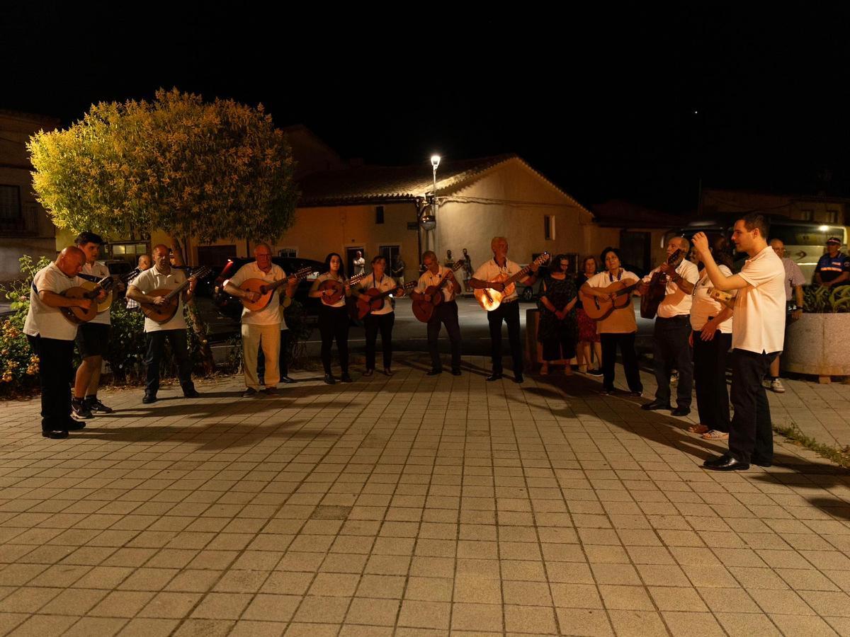 Una noche mágica en las hogueras de la noche de San Juan en Tagarabuena y Toro Una noche mágica en las hogueras de la noche de San Juan en Tagarabuena y Toro