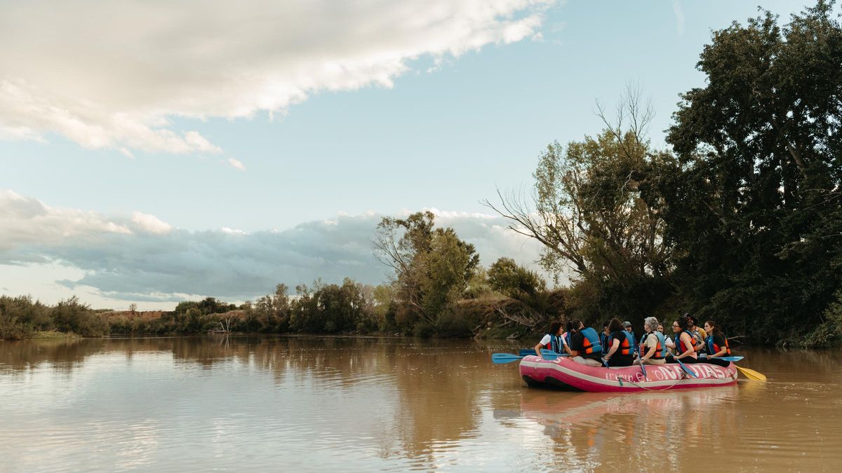 Recorrido por el Ebro dentro de las jornadas de 'Afectividad fluvial' celebradas este fin de semana.