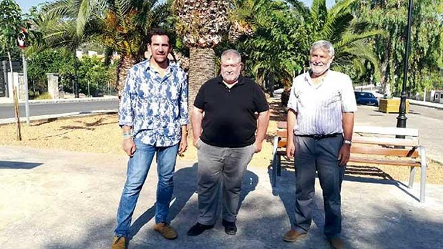 El alcalde Villalonga, el conseller Font y el director insular Manera visitaron las obras.