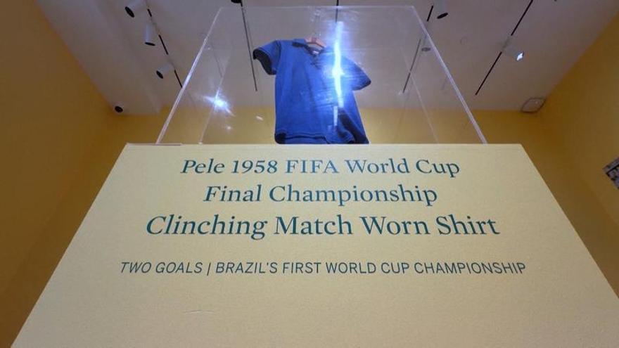 La camiseta de Pelé de la final del Mundial de 1958 se vende por una cifra récord