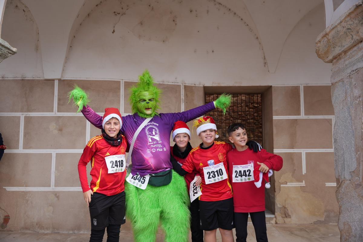 FOTOGALERÍA | Los mejores disfraces de la San Silvestre de Badajoz, en imágenes