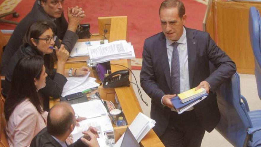 El conselleiro de Facenda, ayer en el Parlamento gallego.