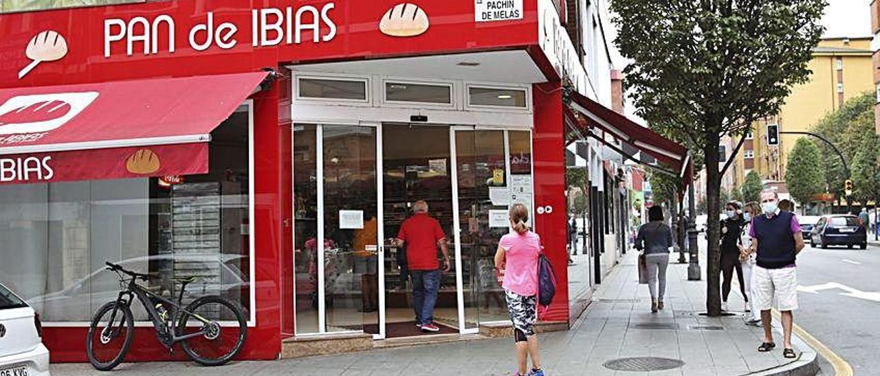 La panadería afectada, en la calle Pachín de Melás.