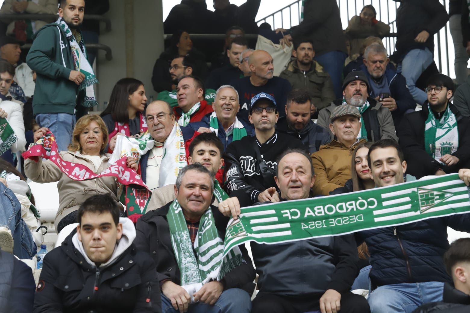 Córdoba CF-Racing de Santander | Las imágenes de la afición blanquiverde en El Arcángel
