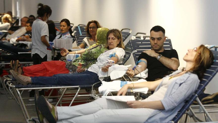 Donants de sang a la Casa de Cultura durant la Marató del setembre a la ciutat de Girona · Diari de Girona