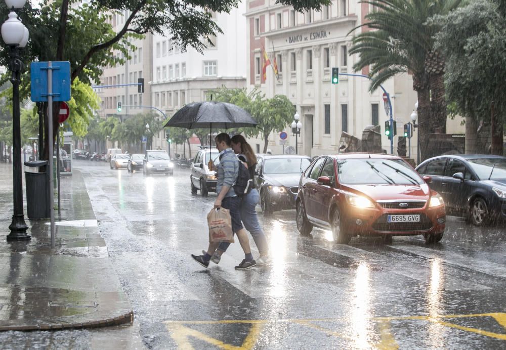 La gota fría causa inundaciones en la ciudad de Alicante