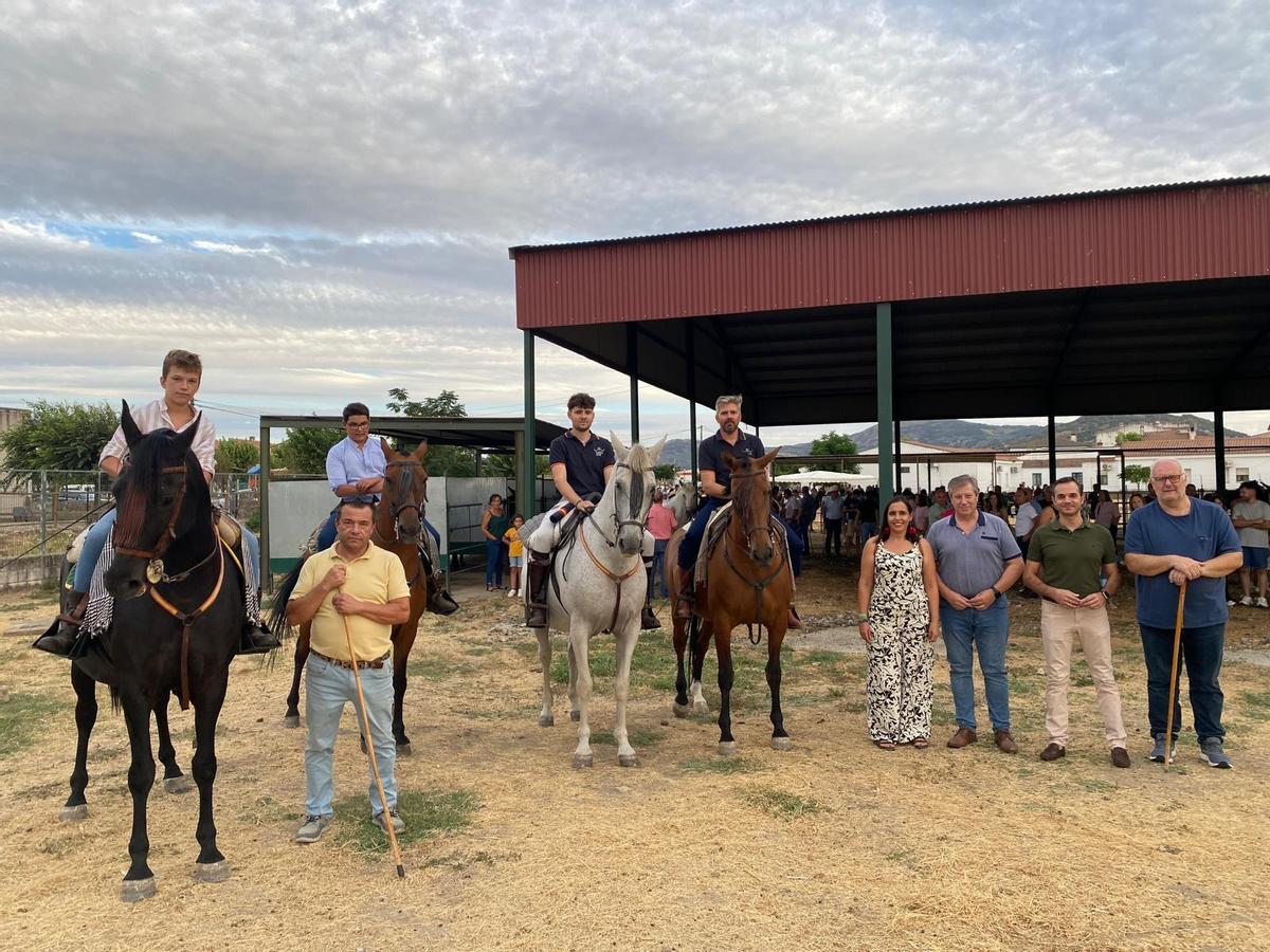Feria de Ganado de San Agustín con la asistencia del Director General de Agricultura y Ganadería de la Junta de Extremadura y la Diputada de Agricultura y Ganadería Diputación de Cáceres.