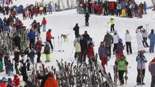 Los forfaits de Astún y Formigal costarán 2 euros más tras su conexión por Canal Roya