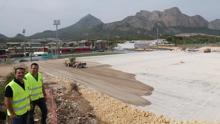 Una empresa construye en La Nucía cuatro nuevos campos de fútbol de césped natural